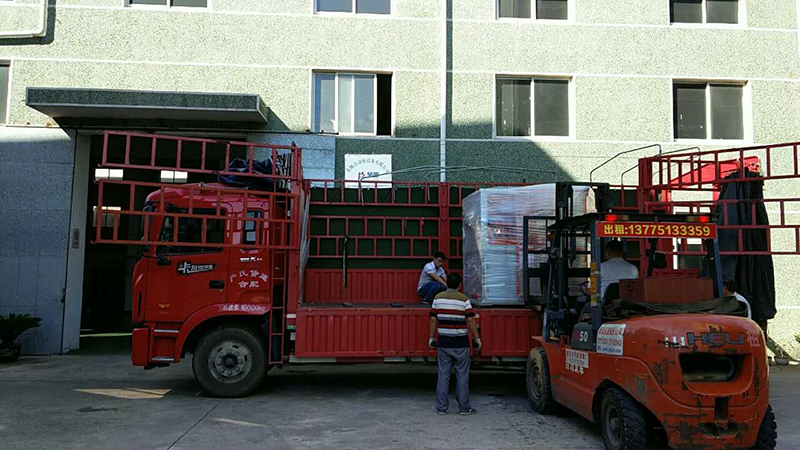 打包裝車