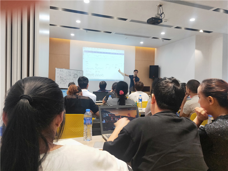 貝朗自動化設(shè)備員工學(xué)習(xí)現(xiàn)場