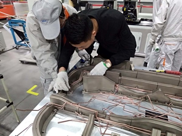 貝朗線材自動成型機廠家調(diào)機師深受客戶贊譽
